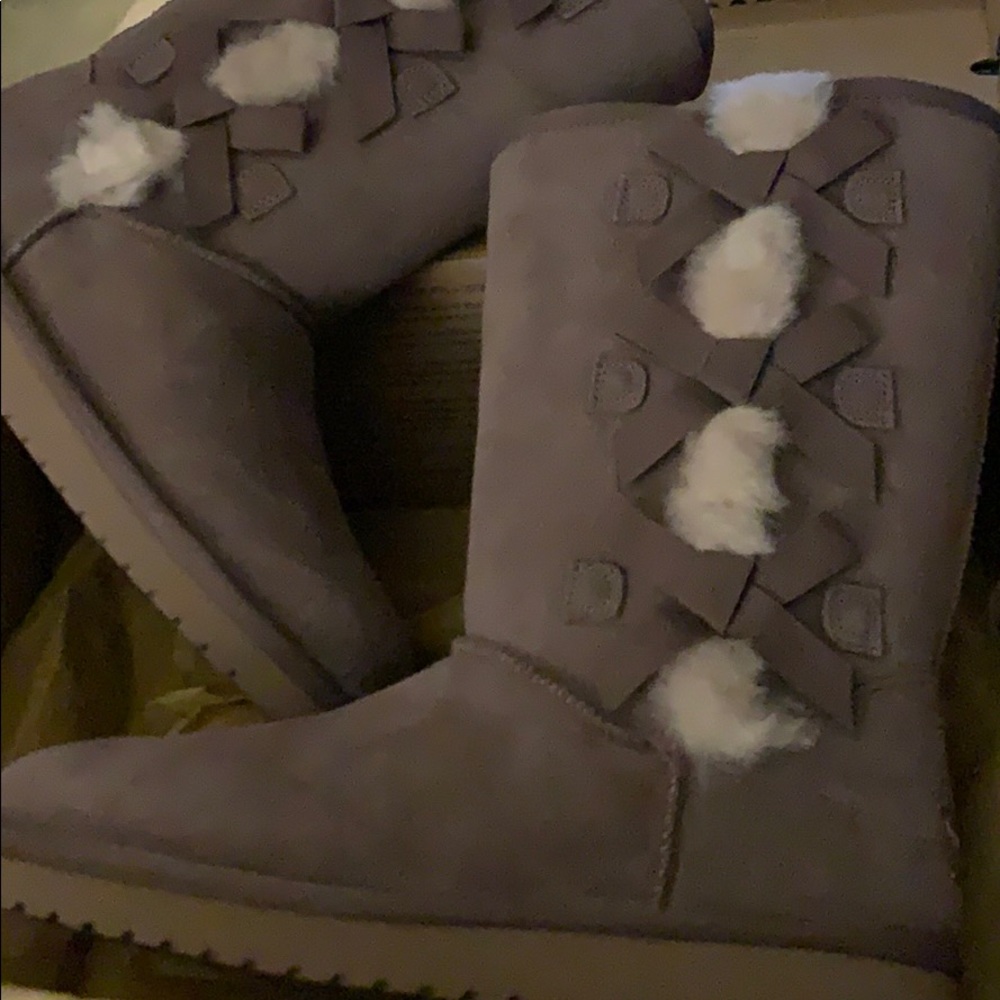 Super cute Koolaburra boots by Uggs